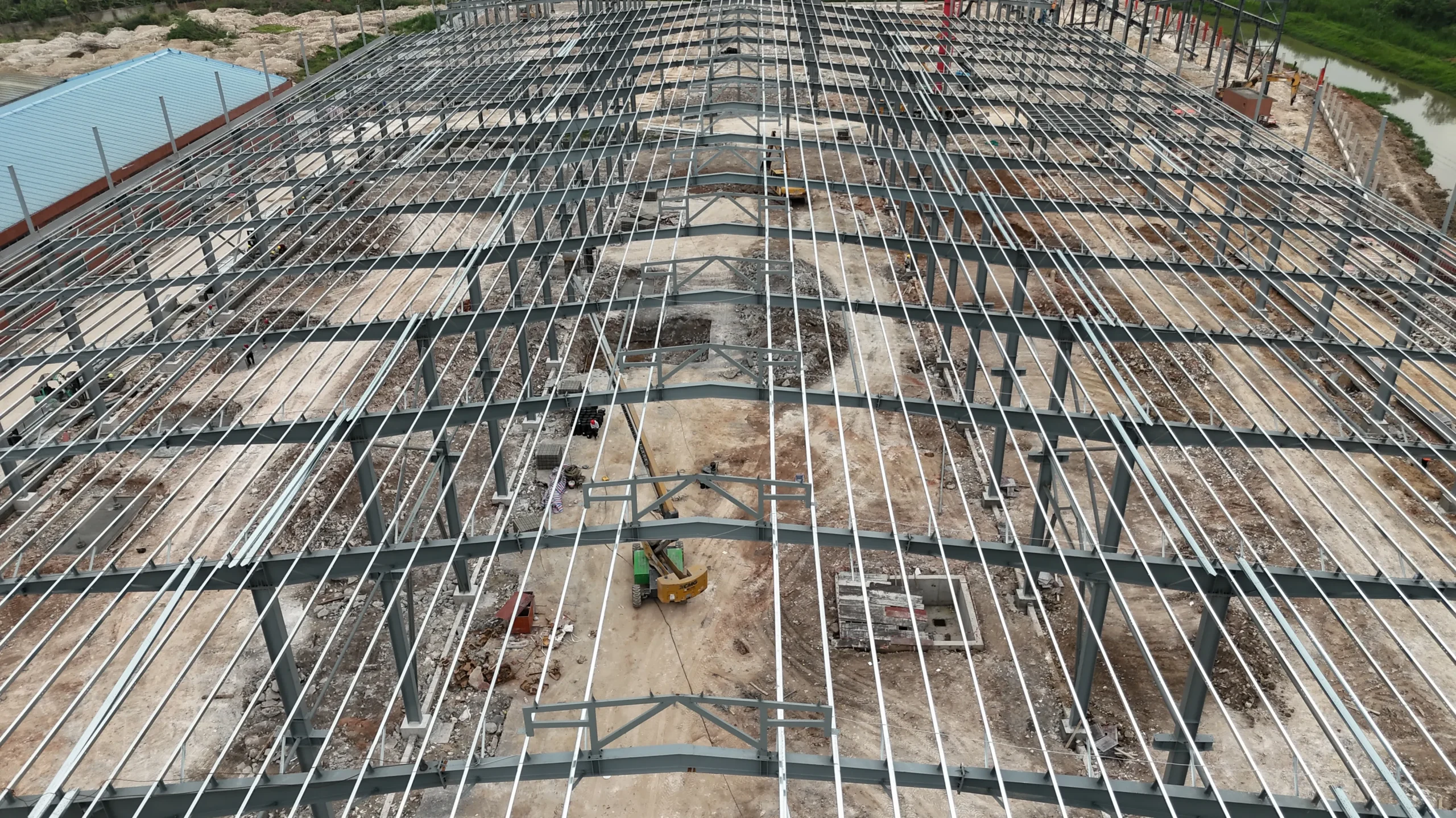 athens-logistics-steel-structure-warehouse-aerial-roof-truss