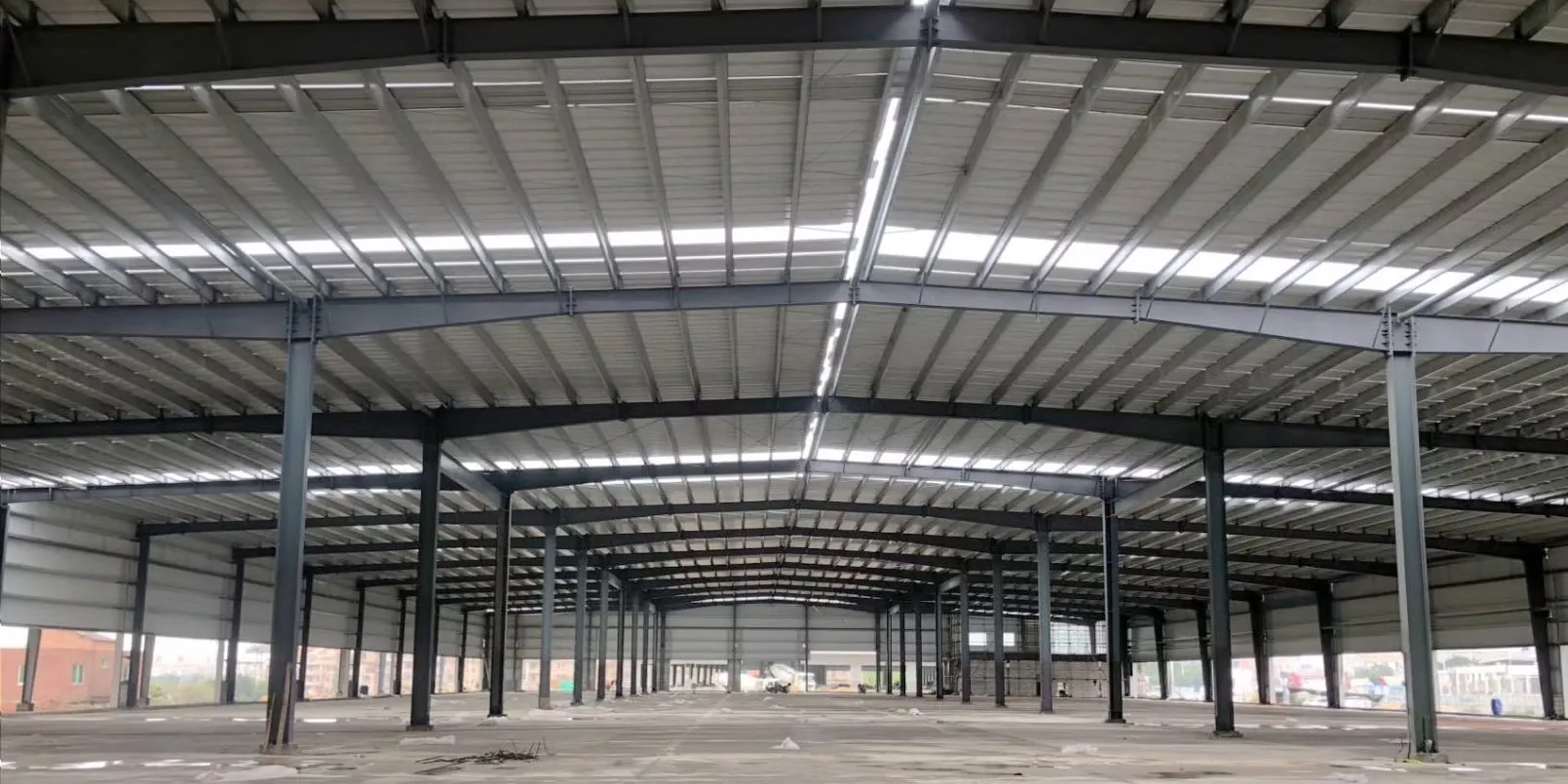 bingfa-steel-prefabricated-steel-workshop-building-empty-interior-natural-lighting