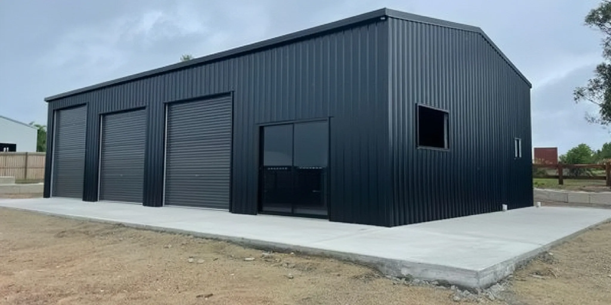 black-steel-structure-workshop-exterior-2