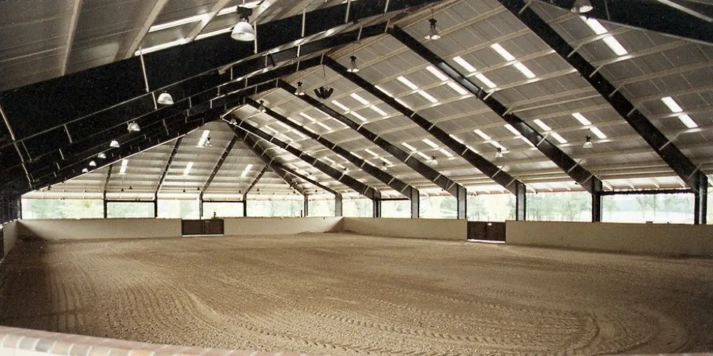 classic-prefabricated-steel-horse-riding-arena-design