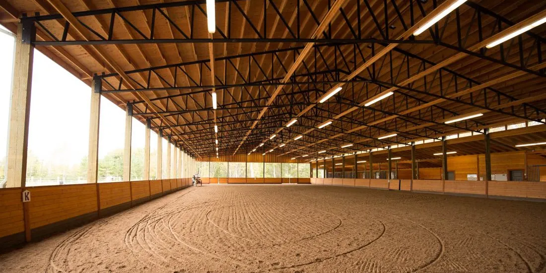 clear-span-steel-frame-indoor-horse-riding-arena
