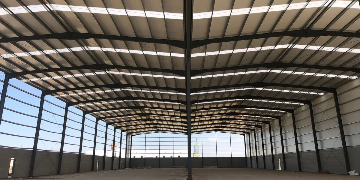 large-span-steel-warehouse-interior-full-panorama