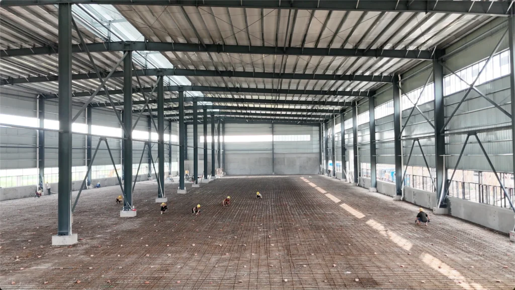 modern-steel-structure-factory-building-interior-clear-span-construction