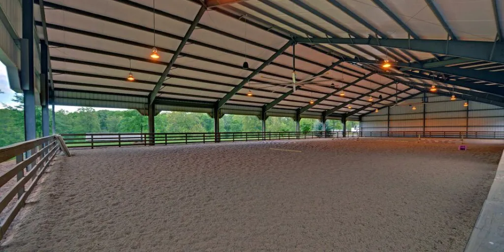 open-sided-prefabricated-steel-horse-riding-arena