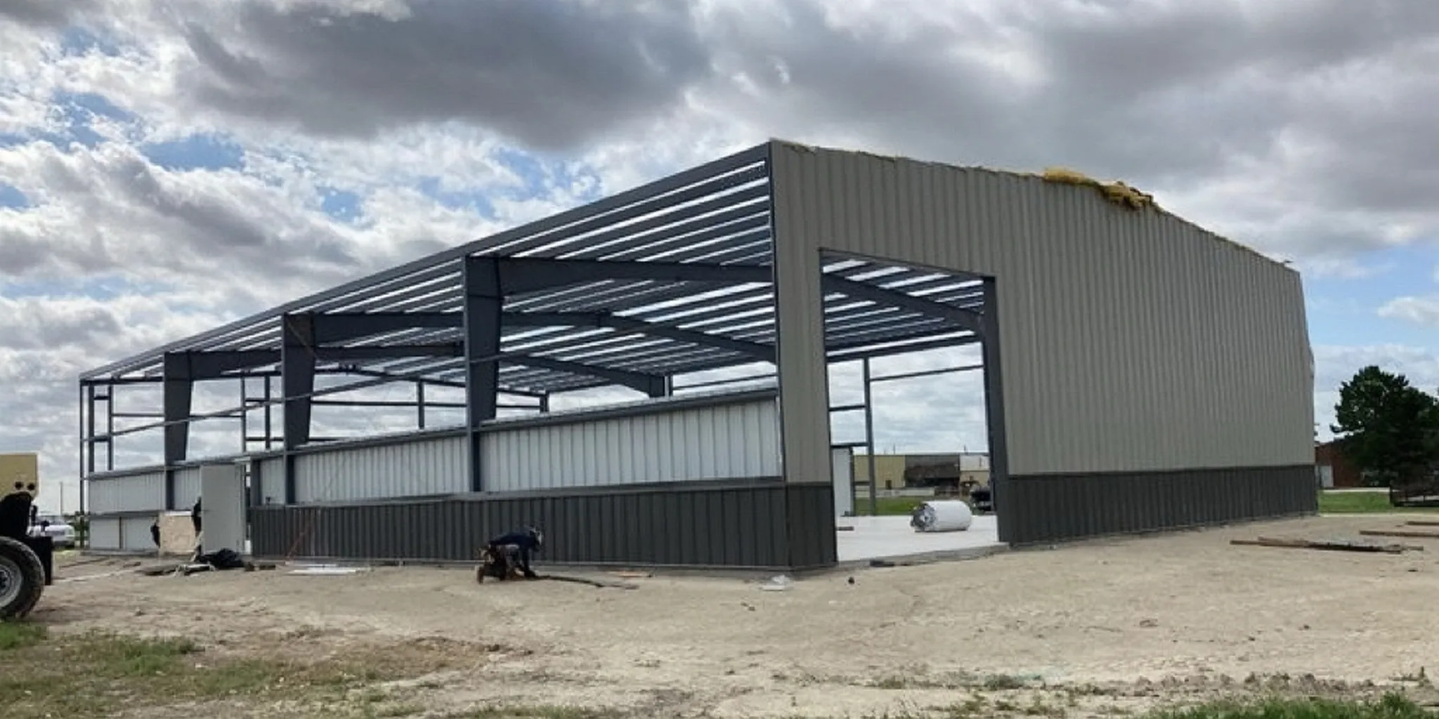 steel-structure-warehouse-under-construction