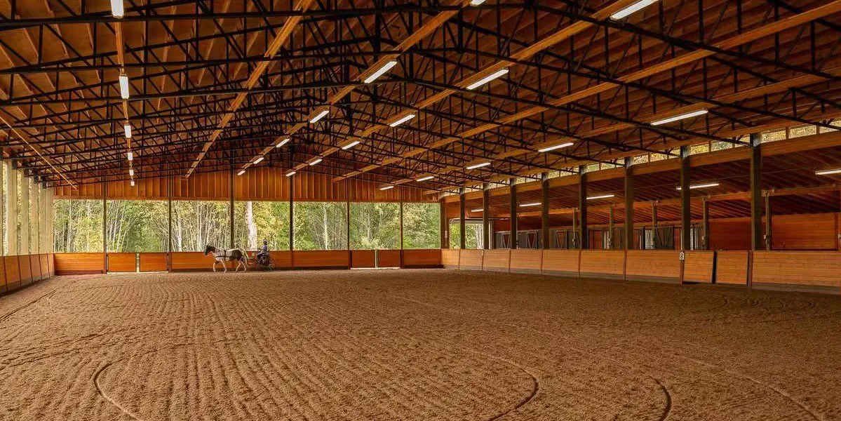 structural-steel-indoor-riding-arena-training-view
