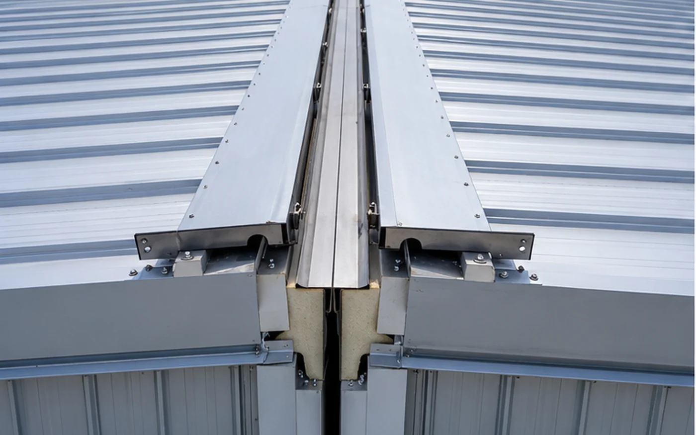 metal roof movement joint detail on steel warehouse